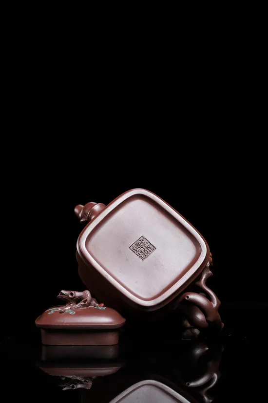 Yixing Teapot Masterpiece: Xu Nan's Collectible Zisha Clay Artistry 8