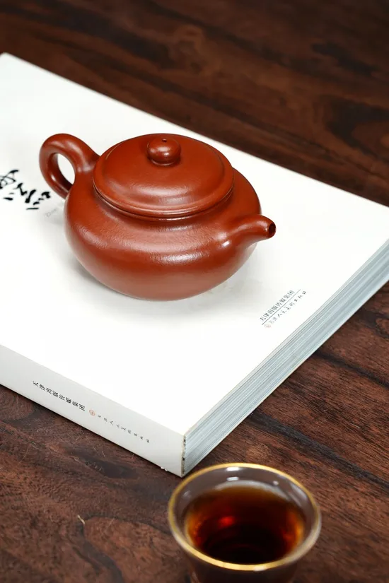 Premium Yixing Teapot | Handcrafted Zhuni Clay 270cc Pot 4
