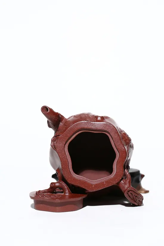 Premium Yixing Zisha Teapot | Handcrafted Collectible Clay Teapot 7