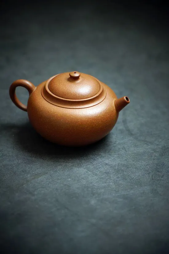 Premium Yixing Clay Teapot – Artisan Crafted for Tea Lovers 1
