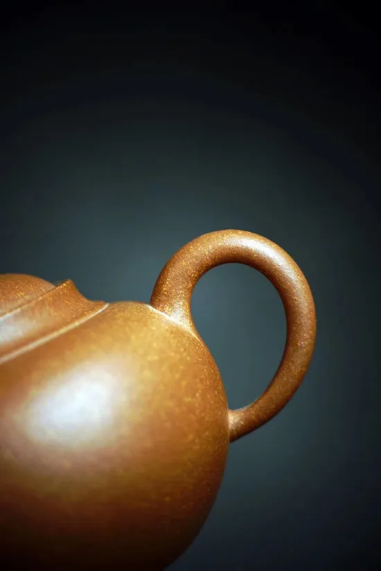 Premium Yixing Clay Teapot – Artisan Crafted for Tea Lovers 5