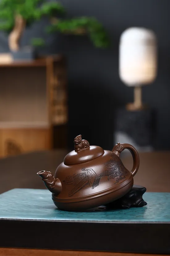 Yixing Zisha Teapot – Handcrafted Cultural Revolution Clay by Master Xu 6