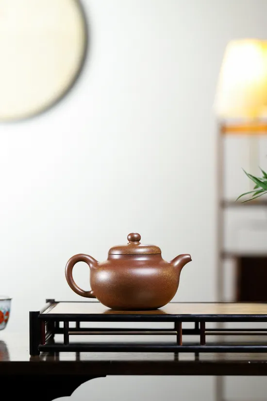 Yixing Zisha Teapot | Master Yang Junbao Golden Duan Clay Art 4