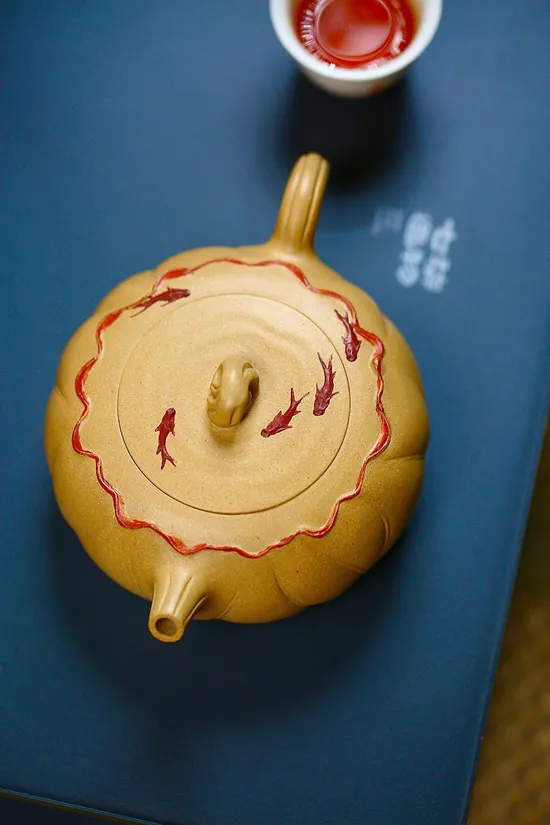 Zisha Teapots: Fish Playing in Water | 1800 CNY 5