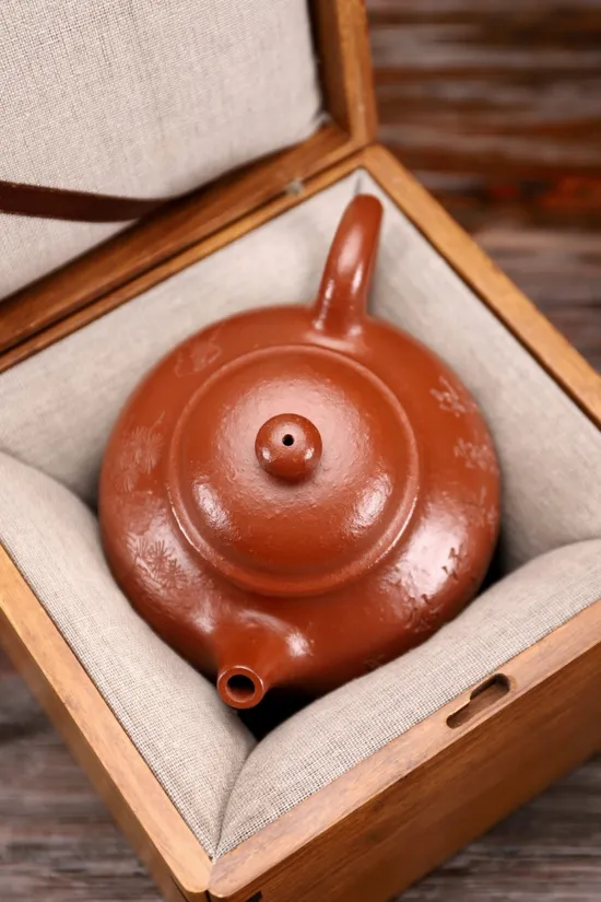 Yixing Zisha Teapot Rong Tian - Hui Haiqin Authentic Clay Artistry 4