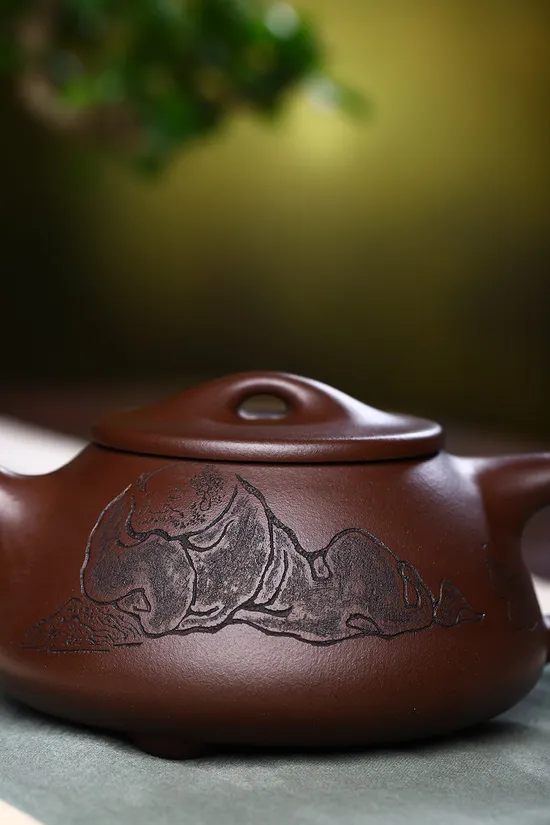 Premium Yixing Stone Red Clay Teapot | Collectible & Functional 3