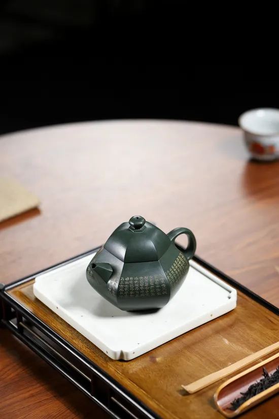 Yixing Zisha Teapot | Handcrafted Clay Artisan Teapots 7