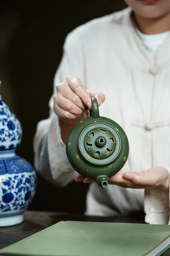 Premium Handcrafted Yixing Clay Teapot | Artisan Zisha Teapot Collection 3