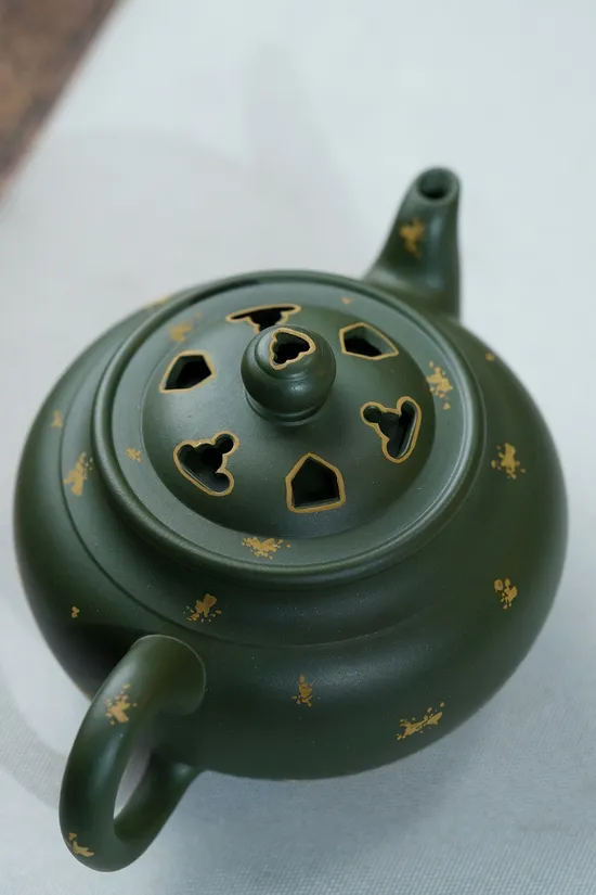 Premium Handcrafted Yixing Clay Teapot | Artisan Zisha Teapot Collection 8