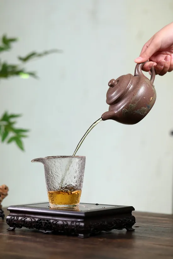 Yixing Teapot Masterpiece - Artisan Crafted Collectible 3