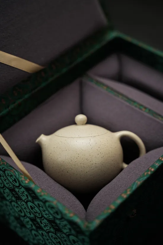 Premium Yixing Clay Teapot | Handcrafted Artisan Ceramic Teapots 7