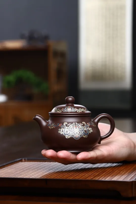 Premium Yixing Clay Teapot | Handcrafted Artisan Teapots for Tea Lovers 3