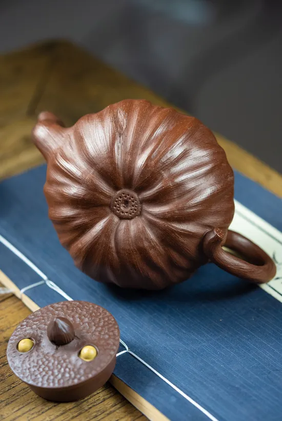 Premium Yixing Zisha Teapot – Handcrafted Artisan Teapots 1