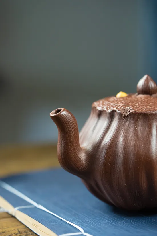 Premium Yixing Zisha Teapot – Handcrafted Artisan Teapots 6