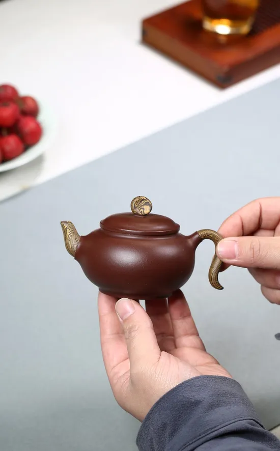 Yixing Zisha Teapot | Handcrafted Clay Teapots | Artisan Ceramics 3
