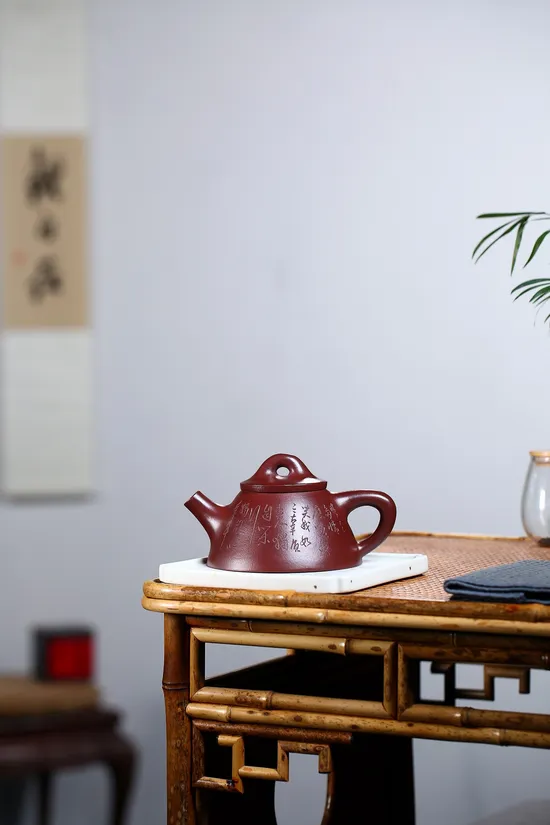 Premium Yixing Zisha Teapot – Artisan Crafted, Collectible Masterpiece 2