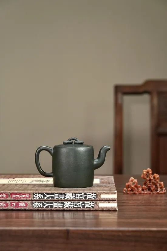 Yixing Clay Teapot | 260cc Handmade Zisha Pot with 9-Hole Filter 2