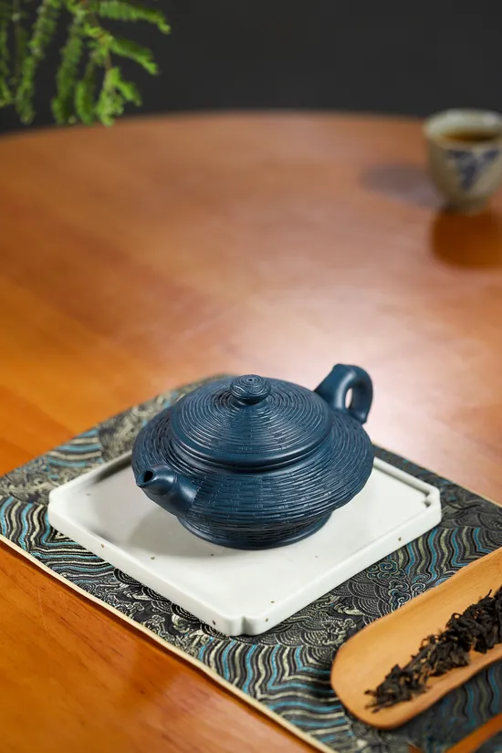 Yixing Zisha Clay Teapot | Yang Junbao Handcrafted Bamboo-Woven Collector's Choice 4