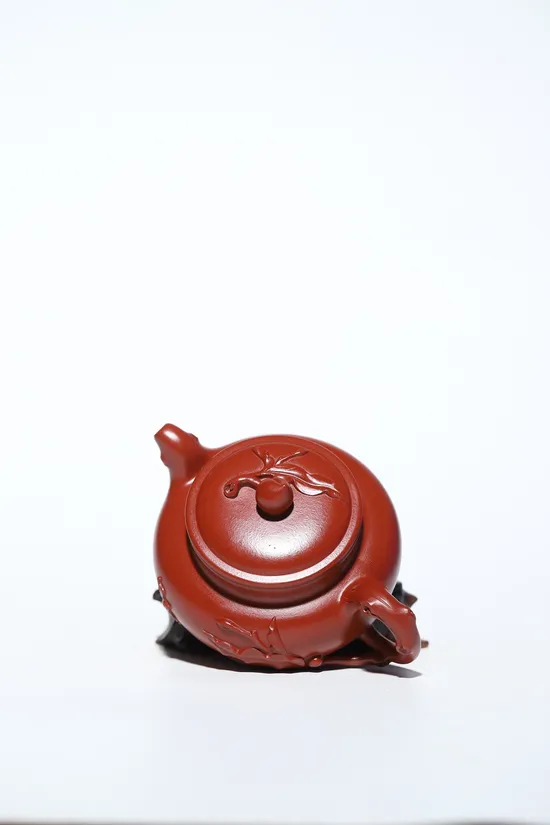 Yixing Zisha Clay Teapot Set - Handcrafted Antique Peach Design 8