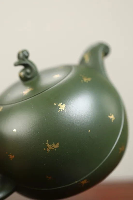 Handcrafted Yixing Clay Teapots | Artisan Zisha Teapot Collection 7