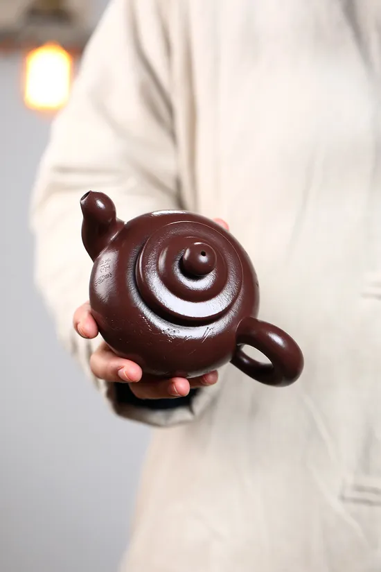 Yixing Zisha Teapot | Master Zhang Guowei Handcrafted Artisan Pottery 4