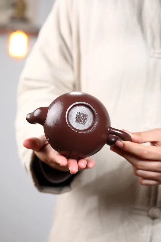Yixing Zisha Teapot | Master Zhang Guowei Handcrafted Artisan Pottery 5