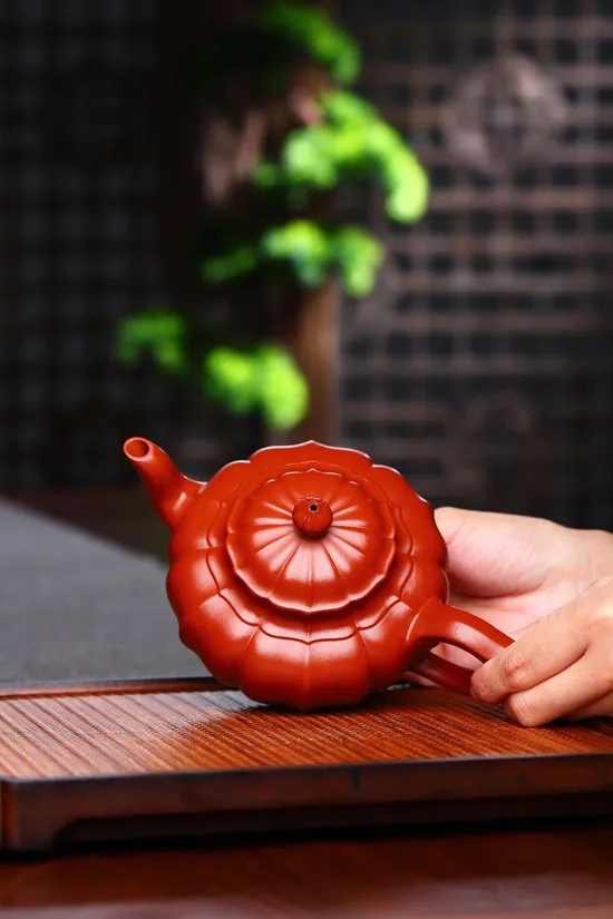 Premium Yixing Zisha Teapot Handcrafted by Master He Qixian | Award-Winning 2