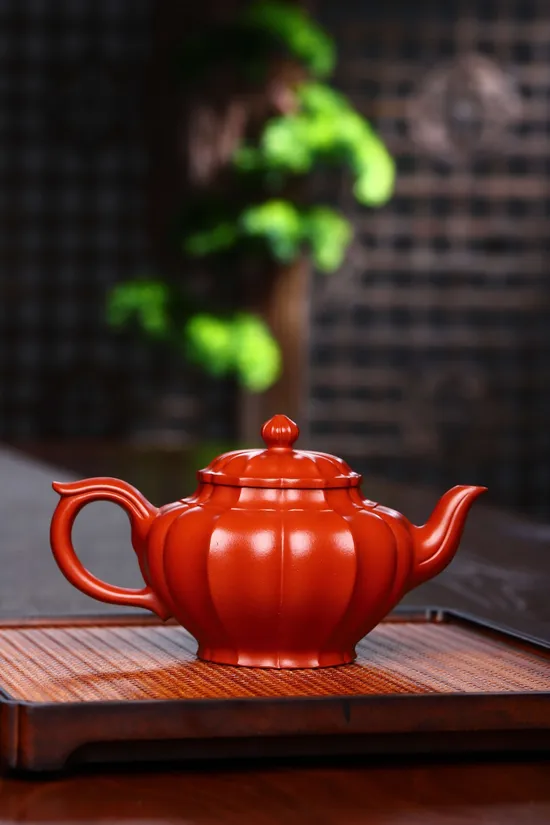 Premium Yixing Zisha Teapot Handcrafted by Master He Qixian | Award-Winning 8