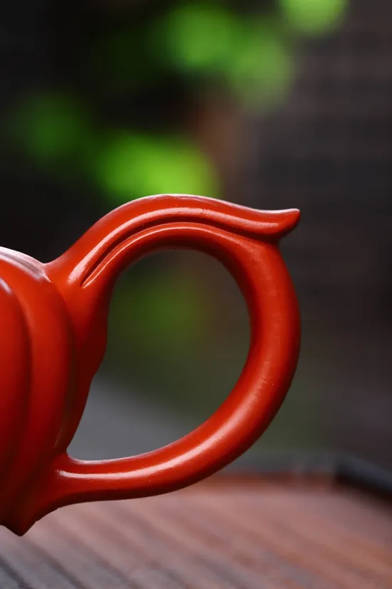 Premium Yixing Zisha Teapot Handcrafted by Master He Qixian | Award-Winning 9