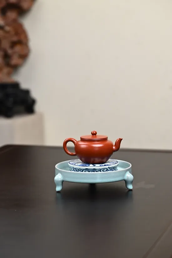 Premium Yixing Zisha Teapot | Flat Lid Lotus Design | 10cc 1
