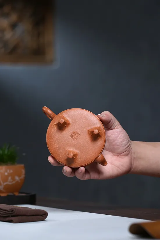 Premium Yixing Clay Teapot - Handcrafted Zisha Pot for Tea Artisans 3
