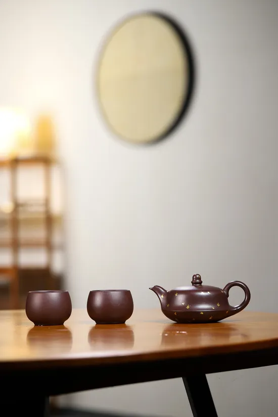 Yixing Zisha Teapot | Vintage Clay Craft by Master Yang Junbao 3