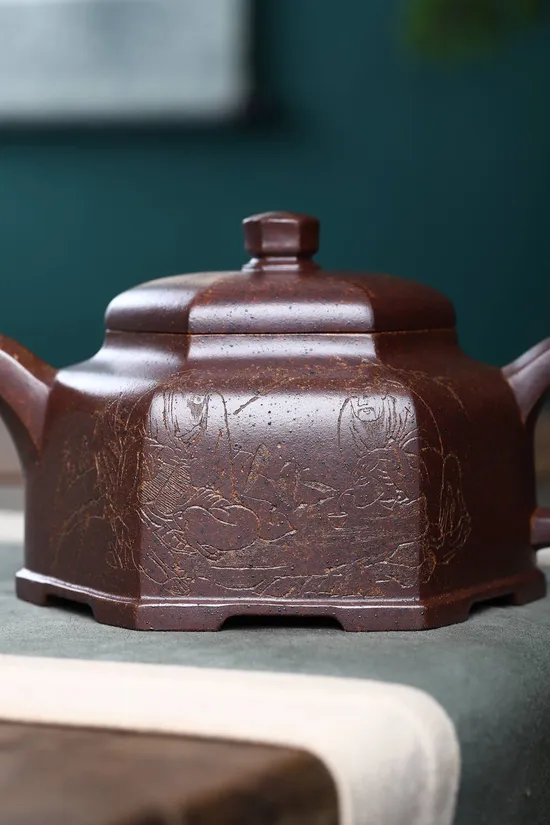 Premium Yixing Zisha Teapot | Collectible Handcrafted Clay Art 4