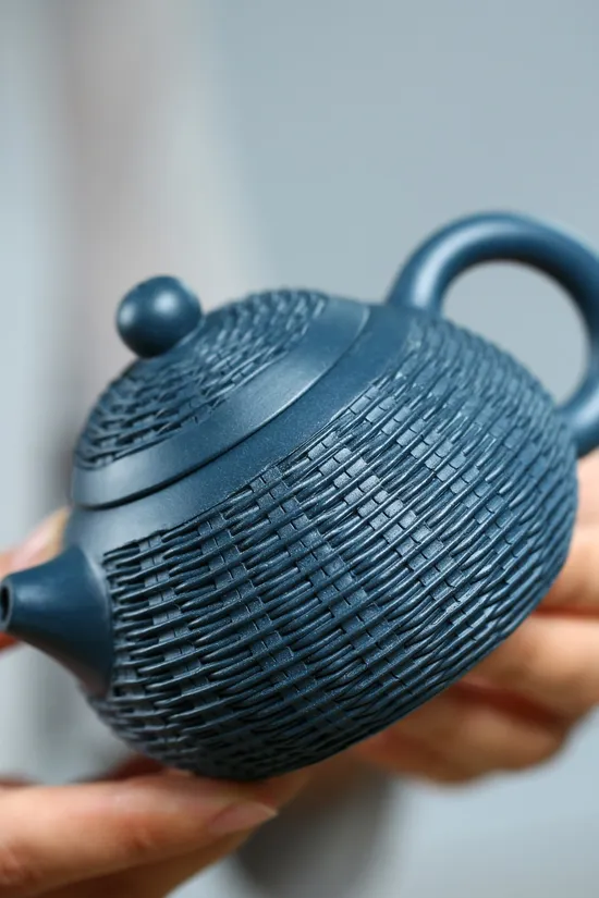 Premium Yixing Teapot - Handcrafted Bamboo Weave Art by Master Bao 3