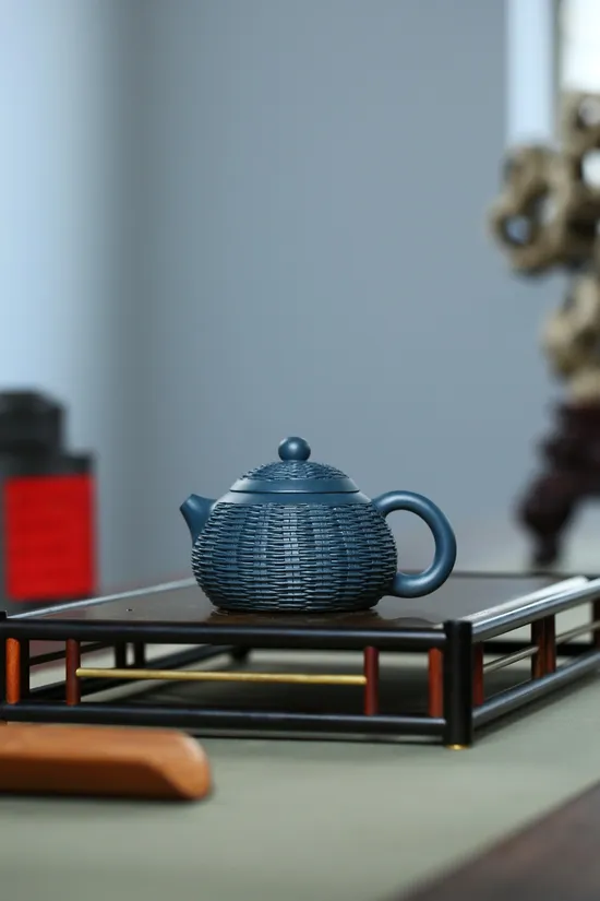 Premium Yixing Teapot - Handcrafted Bamboo Weave Art by Master Bao 7