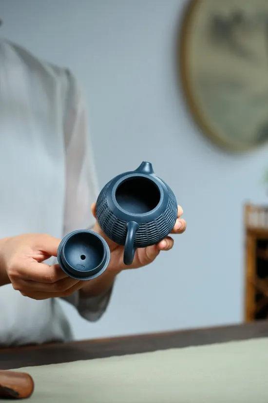 Premium Yixing Teapot - Handcrafted Bamboo Weave Art by Master Bao 8