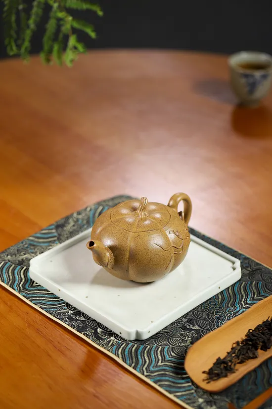 Zisha Teapots: Pumpkin-shaped | Yang Junbao | 2400 CNY 5