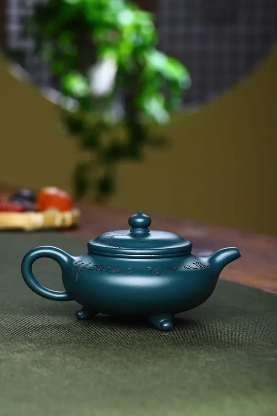 Yixing Cloud Crane Teapot | Handcrafted Rose Clay Artistry 9