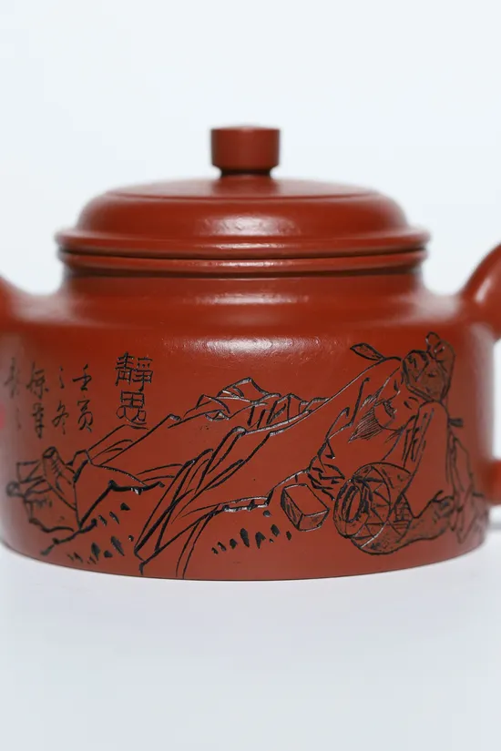 Premium Yixing Zisha Teapot | Handcrafted Purple Clay Artistry 8