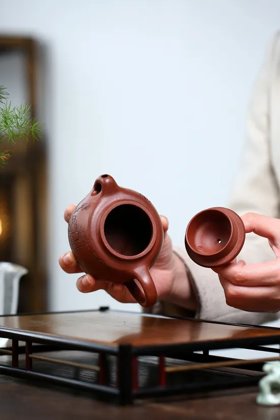 Yixing Zisha Teapot | Handcrafted Artisan Clay Teapots 4
