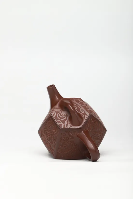 Yixing Zisha Teapot – Handcrafted Purple Clay Pottery by Chen Yue'e 6