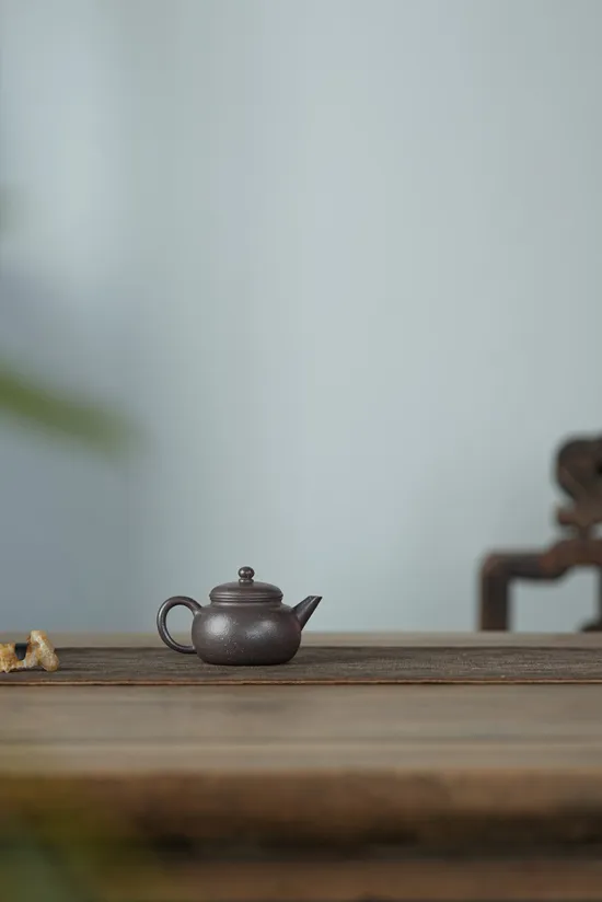 Mugu ShuiPing Yixing Teapot 90cc | Sky-Blue Clay Artisan Craft 7