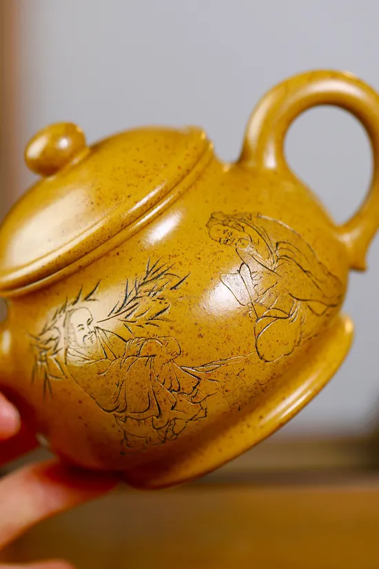 Yixing Clay Teapot | Handcrafted Golden Duan Artisan Teapot 8