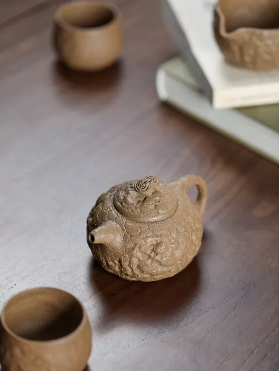 Premium Gongchun Yixing Clay Teapot Set - Handcrafted & Collectible 8