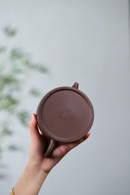 Yixing Zisha Teapot | Handcrafted Clay Teapot | Luxury Artistry 9