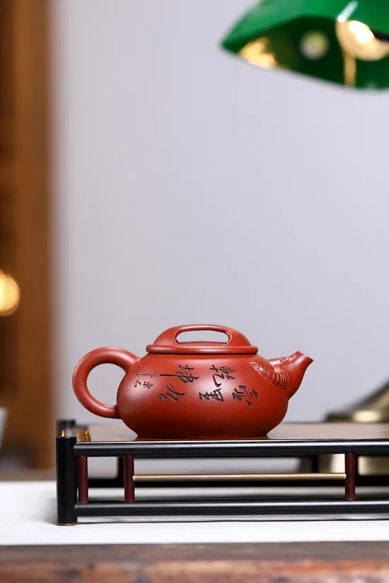 Premium Yixing Zisha Teapot – Handcrafted Red Pi Long Clay Art 3