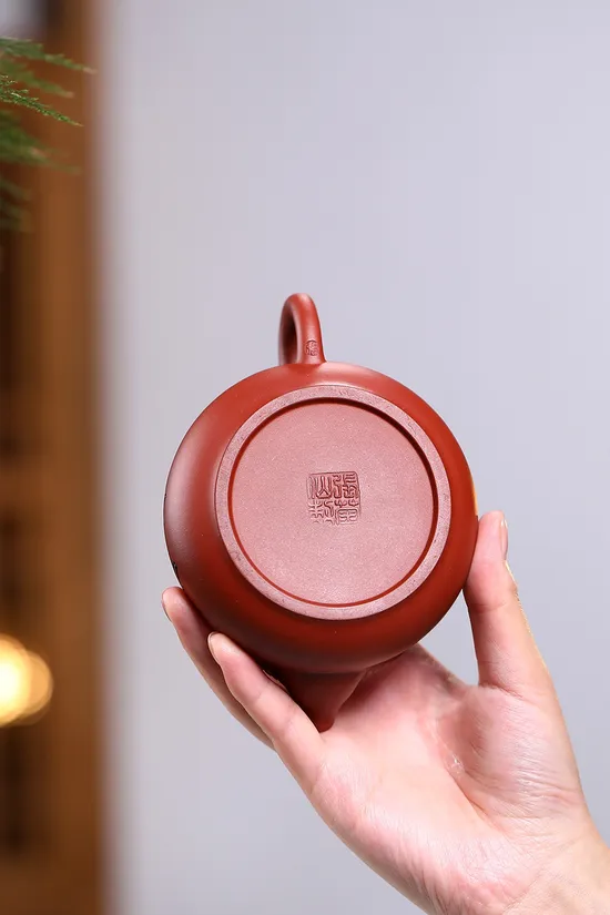 Premium Yixing Zisha Teapot – Handcrafted Red Pi Long Clay Art 6