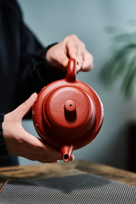 Zisha Teapots: Extra-Large Masterpiece De Zhong | 5400 CNY 4