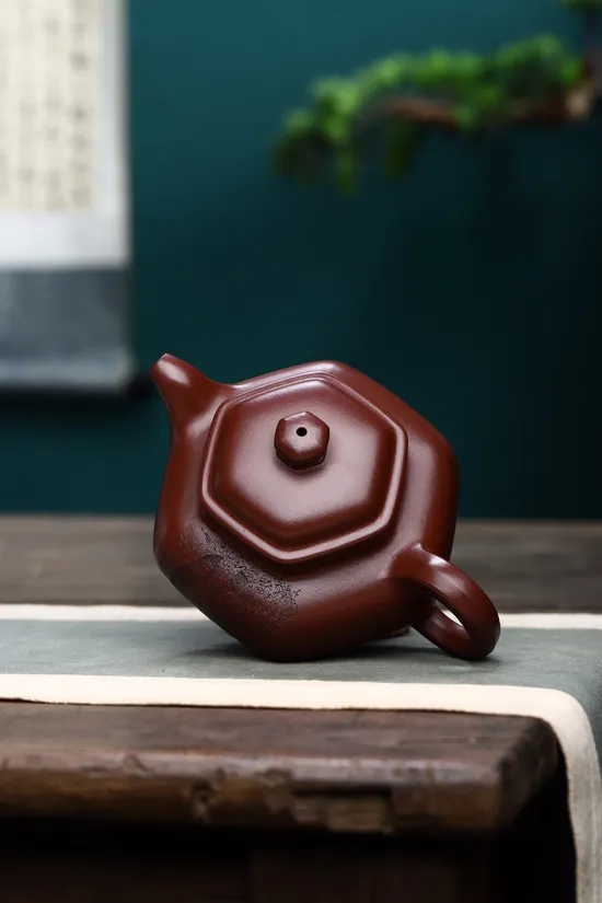 Premium Yixing Zisha Clay Teapot Handcrafted by Master He Qixian 2