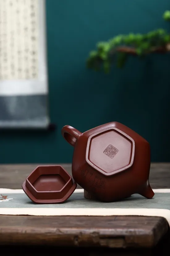 Premium Yixing Zisha Clay Teapot Handcrafted by Master He Qixian 7